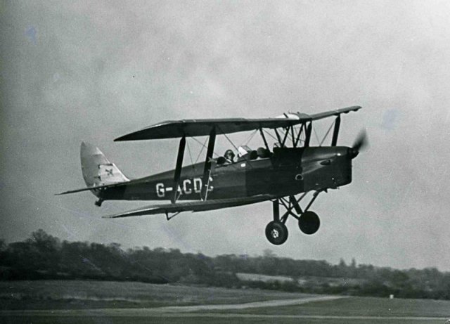 g-acdc dh tiger moth 0175-0002